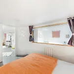 4 Bedroom Lovely In Holiday home *