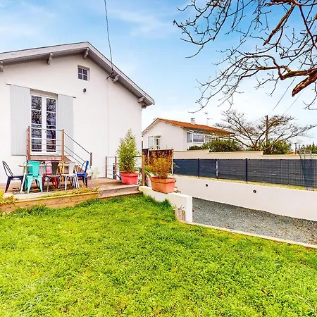 4 Bedroom Lovely In Royan